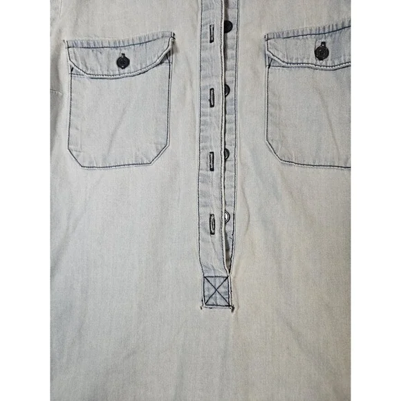 Lot Of 2 Old Navy Lightweight Denim Blue Long Sleeve Button Shirt Women's Small - Picture 15 of 16